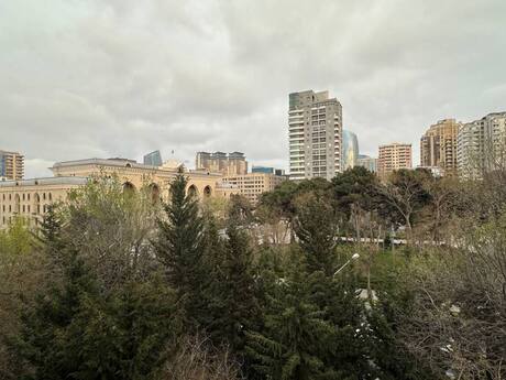 4 otaqlı köhnə tikili - 28 May m. - 100 m²