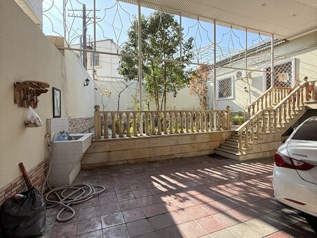 5 otaqlı həyət evi/bağ evi - Nəsimi m. - 300 m²