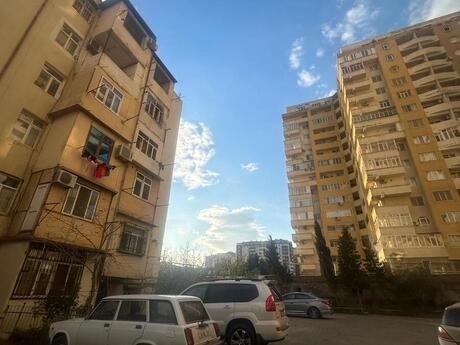 Elan №6066244 - Bakı, Nizami r., 3 otaqlı, 80 m², 3/5 mərtəbə