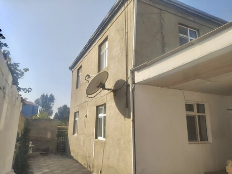 5 otaqlı həyət evi/bağ evi - Saray q. - 200 m²
