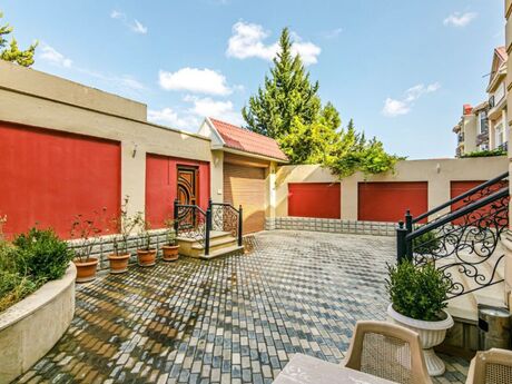 9 otaqlı həyət evi/bağ evi - Badamdar q. - 600 m²