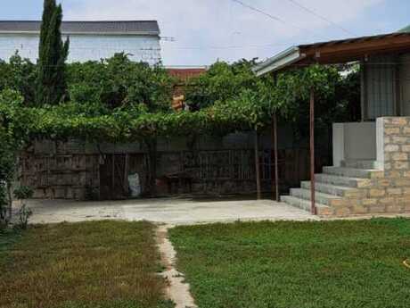 4 otaqlı həyət evi/bağ evi - Sumqayıt - 180 m²