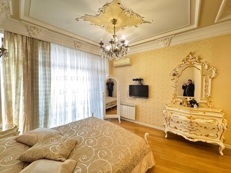4 otaqlı yeni tikili - 28 May m. - 217 m²