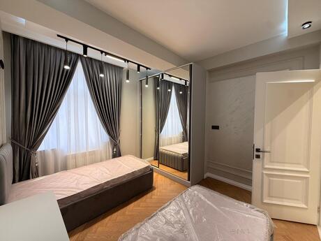 4 otaqlı yeni tikili - Nəsimi r. - 140 m²