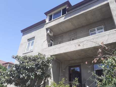 6 otaqlı həyət evi/bağ evi - Əhmədli q. - 370 m²