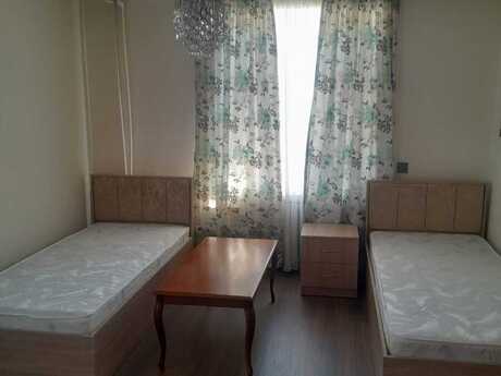 1-комн. вторичка - м. Элмляр Академиясы - 30 м²