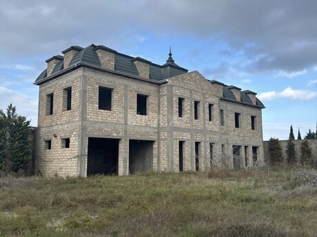 Həyət evi/Bağ evi - Mərdəkan q. - 1300 m²