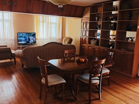 3 otaqlı köhnə tikili - 28 May m. - 70 m²