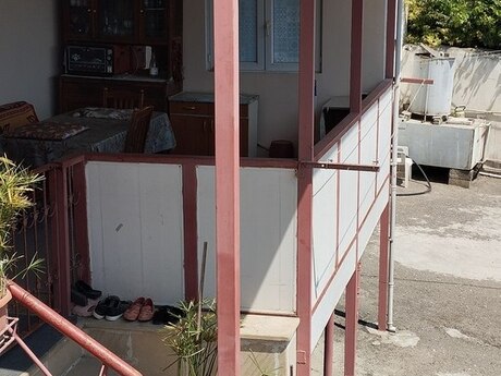 4 otaqlı həyət evi/bağ evi - Nəsimi m. - 10 m²