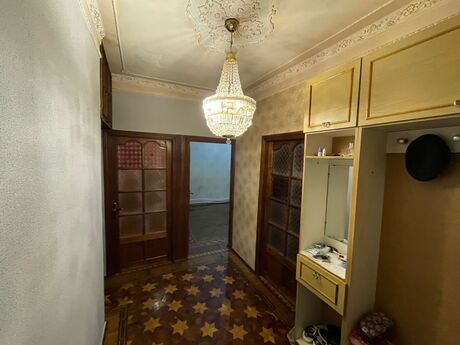 4 otaqlı köhnə tikili - Azadlıq Prospekti m. - 105 m²