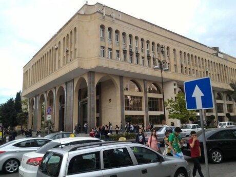 2 otaqlı köhnə tikili - Elmlər Akademiyası m. - 60 m²