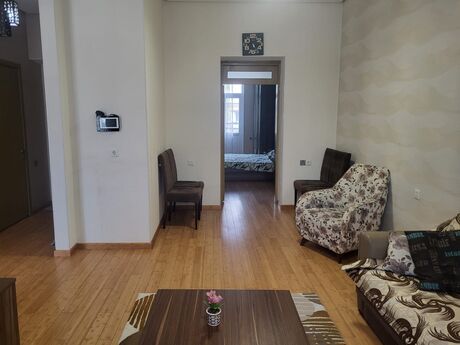 2 otaqlı köhnə tikili - Elmlər Akademiyası m. - 60 m²