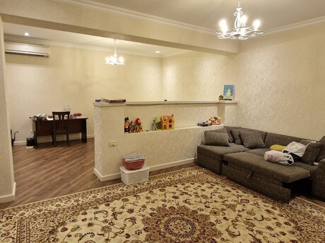4-комн. дом/дача - пос. Сахиль - 250 м²