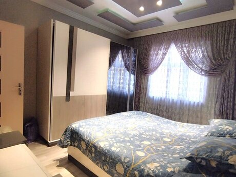 3 otaqlı köhnə tikili - Yeni Günəşli q. - 90 m²