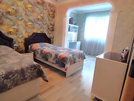 3 otaqlı köhnə tikili - Yeni Günəşli q. - 90 m²