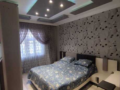 3 otaqlı köhnə tikili - Yeni Günəşli q. - 85 m²
