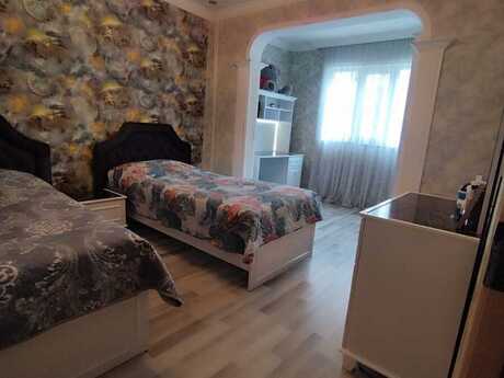 3 otaqlı köhnə tikili - Yeni Günəşli q. - 85 m²