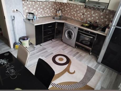 3 otaqlı köhnə tikili - Yeni Günəşli q. - 85 m²