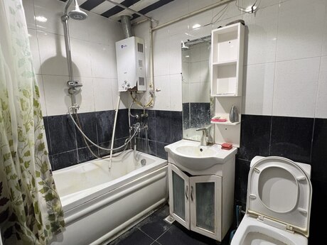 3 otaqlı köhnə tikili - Elmlər Akademiyası m. - 80 m²