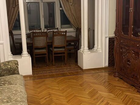 3 otaqlı köhnə tikili - İçəri Şəhər m. - 90 m²