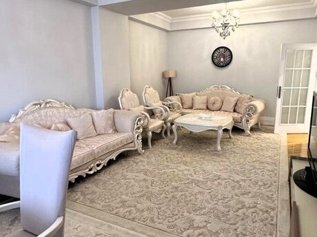3 otaqlı yeni tikili - Elmlər Akademiyası m. - 170 m²