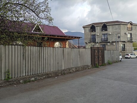 5 otaqlı həyət evi/bağ evi - Şəki - 65.2 m²