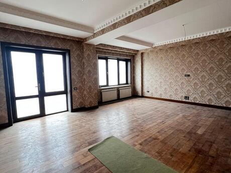 5 otaqlı yeni tikili - Ağ şəhər q. - 200 m²