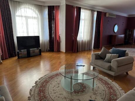 Kirayə 5 otaqlı mənzil, 340 m², İçəri Şəhər: 2 000 ₼/ay 5