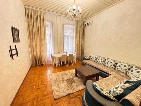 3 otaqlı köhnə tikili - İçəri Şəhər m. - 69 m²