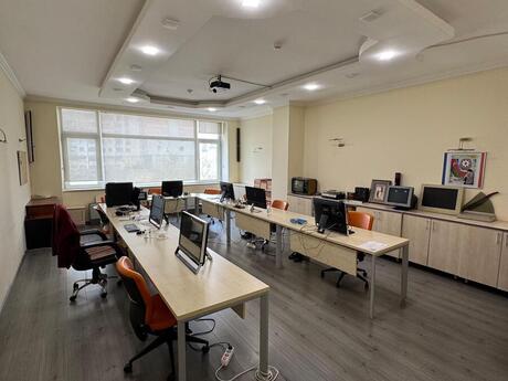8 otaqlı ofis - 8 Noyabr m. - 320 m²
