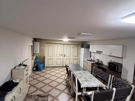 4 otaqlı həyət evi/bağ evi - Bakıxanov q. - 200 m²