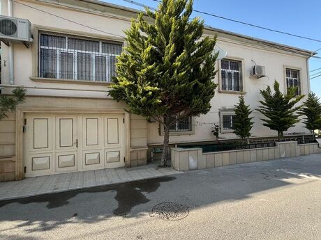 4 otaqlı həyət evi/bağ evi - Bakıxanov q. - 200 m²