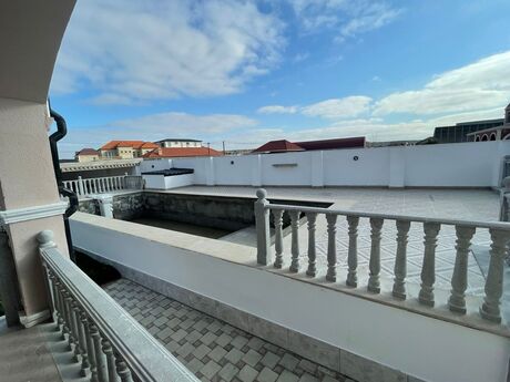 6 otaqlı həyət evi/bağ evi - Sea Breeze q. - 260 m²