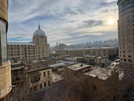 Elan №6067346 - Bakı, Nizami m., 4 otaqlı, 160 m², 7/17 mərtəbə