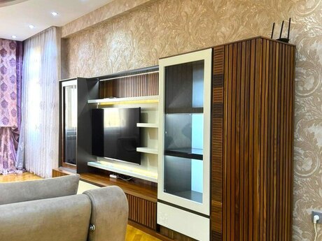 3 otaqlı yeni tikili - Əhmədli m. - 140 m²