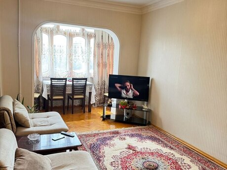 3 otaqlı köhnə tikili - Azadlıq Prospekti m. - 90 m²