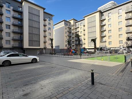 Elan №6067332 - Bakı, Ağ şəhər q., 4 otaqlı, 170 m², 5/7 mərtəbə