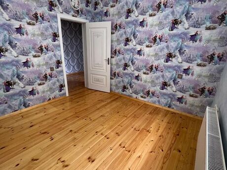 6 otaqlı həyət evi/bağ evi - Saray q. - 270 m²
