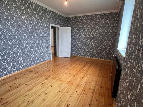 6 otaqlı həyət evi/bağ evi - Saray q. - 270 m²