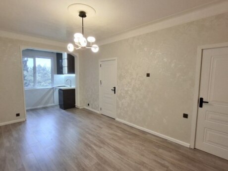 2 otaqlı köhnə tikili - Azadlıq Prospekti m. - 45 m²