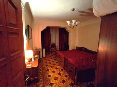 4 otaqlı köhnə tikili - Nəriman Nərimanov m. - 115 m²
