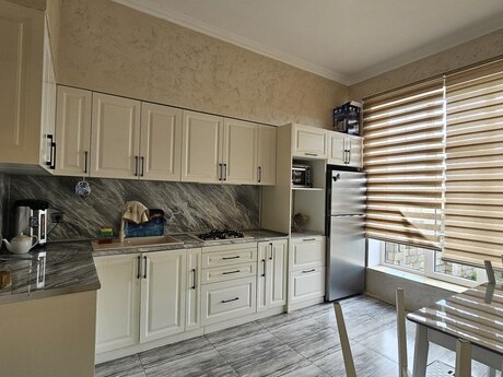 3 otaqlı həyət evi/bağ evi - Novxanı q. - 120 m²