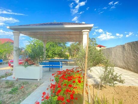 5 otaqlı həyət evi/bağ evi - Novxanı q. - 200 m²