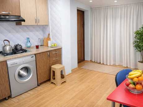 2 otaqlı köhnə tikili - Köhnə Günəşli q. - 63 m²