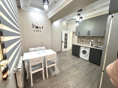 Elan №6067606 - Bakı, Memar Əcəmi m., 3 otaqlı, 130 m², 5/16 mərtəbə