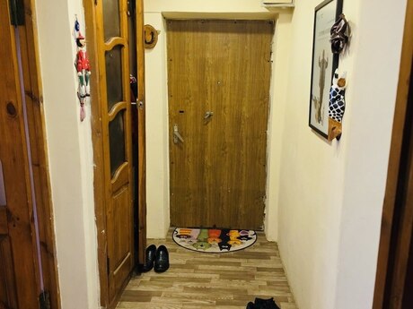 3 otaqlı köhnə tikili - Elmlər Akademiyası m. - 70 m²