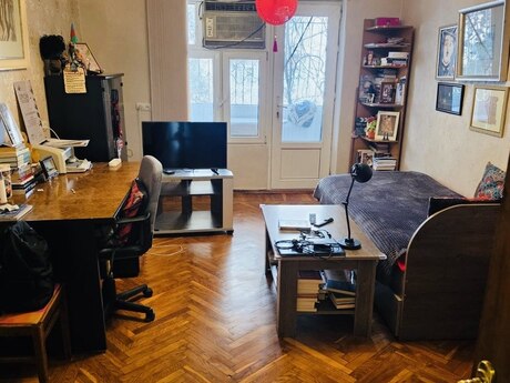 3 otaqlı köhnə tikili - Elmlər Akademiyası m. - 70 m²