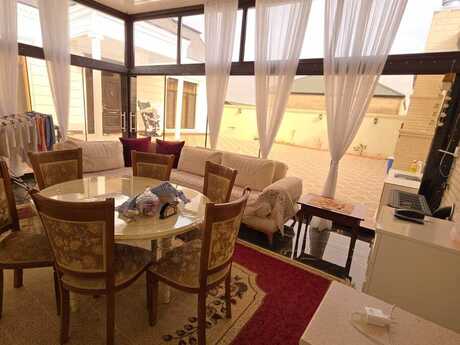 4 otaqlı həyət evi/bağ evi - Novxanı q. - 200 m²