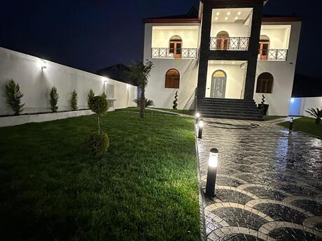 6 otaqlı həyət evi/bağ evi - Saray q. - 300 m²