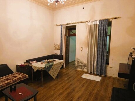 4 otaqlı köhnə tikili - 28 May m. - 90 m²